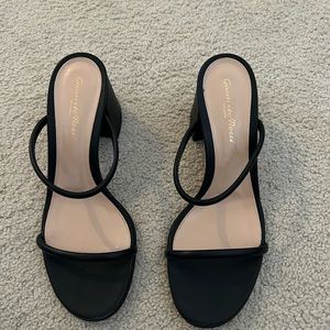 Gianvito Rossi byblos nappa glove black sandal 39